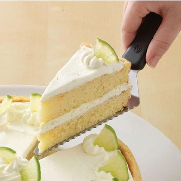 Pampered Chef stainless cake/pie serrated slice & serve includes plastic case - Picture 3 of 4